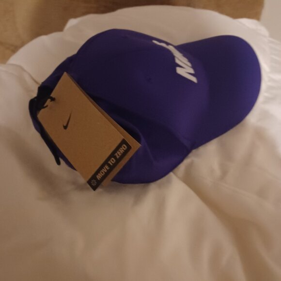 Nike Accessories - Nike adult size hat